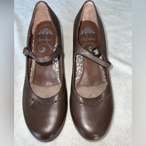 Brown leather Dansko pumps